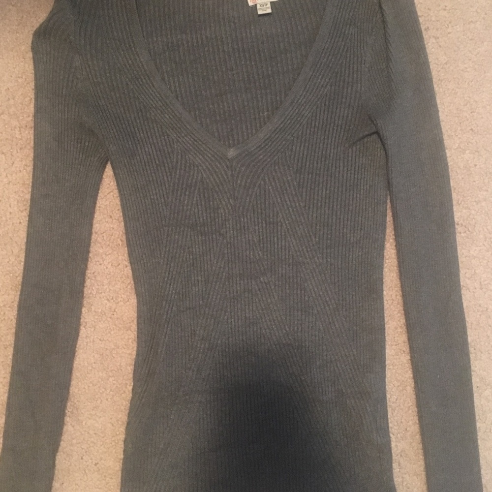 Guess XS sweater never worn!